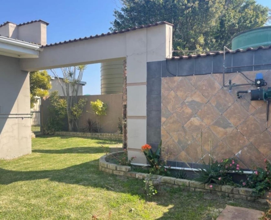 Commercial Property for Sale in Cove Ridge East Eastern Cape